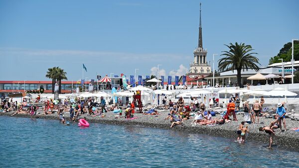 Россияне уже начали бронировать летний отдых, сообщили в АТОР