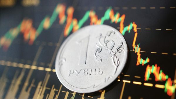 Рубль растет против юаня на Мосбирже, совершая маятниковые колебания