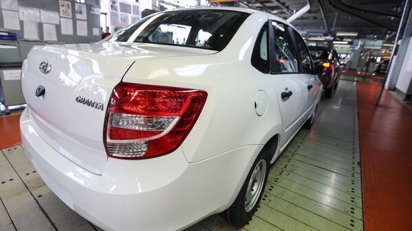 "АвтоВАЗ" бесплатно установит "ЭРА-ГЛОНАСС" в 41,3 тысячи Lada