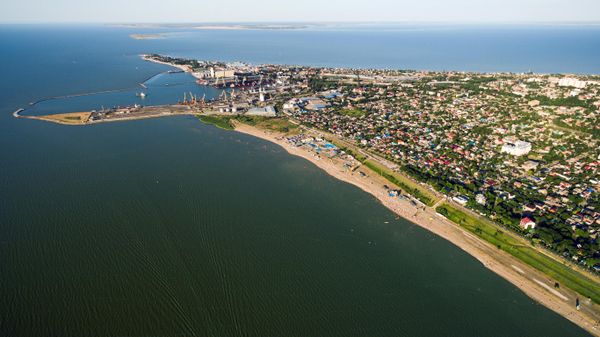 Песков переадресовал в Минтранс вопрос о судоходстве в Азовском море