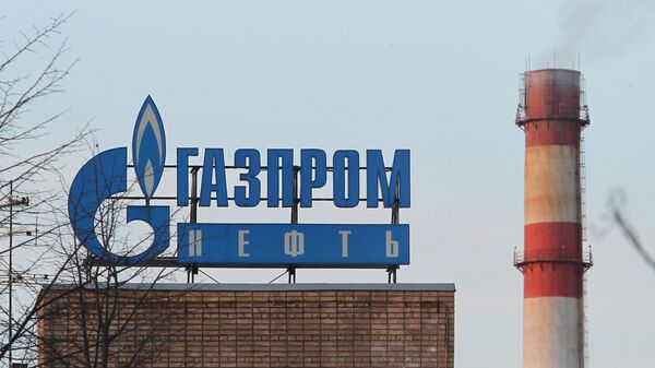 Чистая прибыль "Газпром нефти" по РСБУ за 2025 год упала на 35 процентов