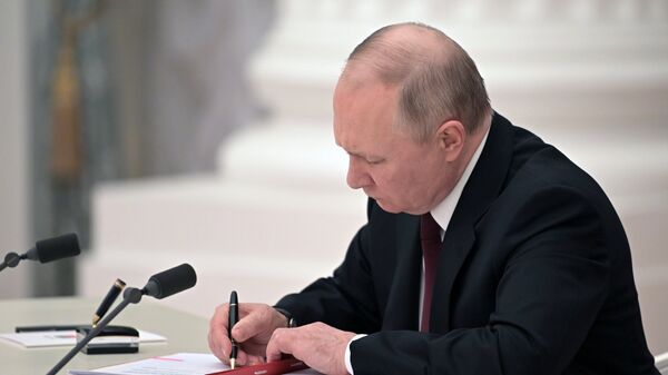 Путин подписал закон о втором пакете мер против кибермошенников