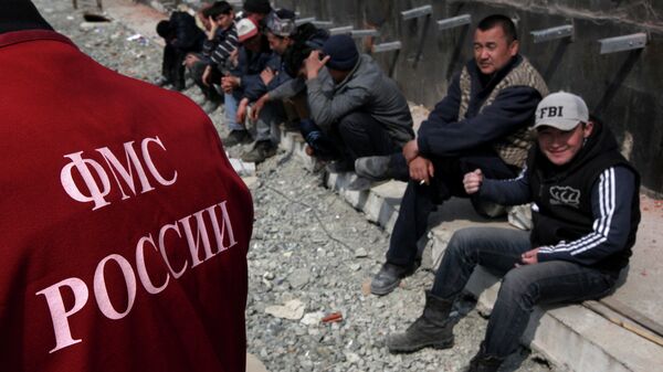 Трудовых мигрантов в России обяжут содержать свои семьи