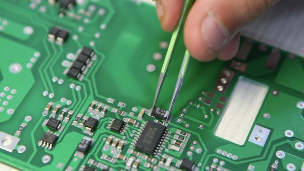 TSMC вложит 100 миллиардов долларов в производство чипов в США, пишут СМИ