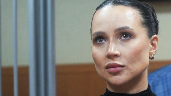 Лерчек и ее экс-супруг не заплатили налоги из-за развода