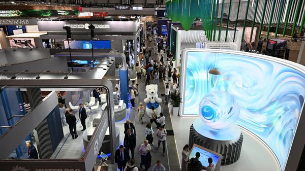 Россия и Индонезия подписали 13 меморандумов о сотрудничестве
