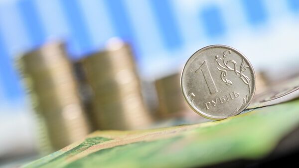 Курс рубля заметно вырос к юаню по итогам торгов вторника