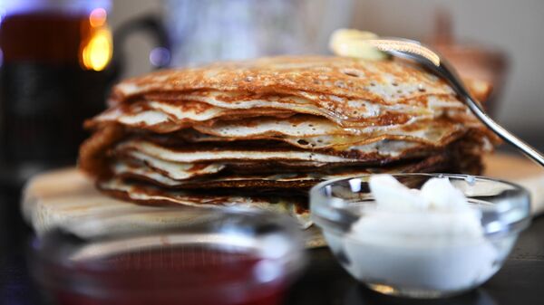 Стало известно, во сколько обойдутся блины с вареньем на Масленицу