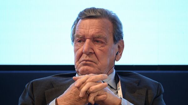 "Повод беспокоиться". Слова Шрёдера о России вызвали переполох на Западе