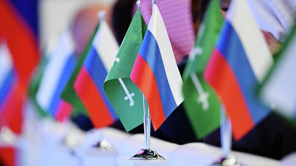 Россия показала отечественные петлички и слуховые аппараты в Эр-Рияде