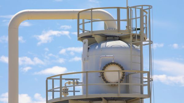 В Европе биржевые цены на газ снижаются на 1%