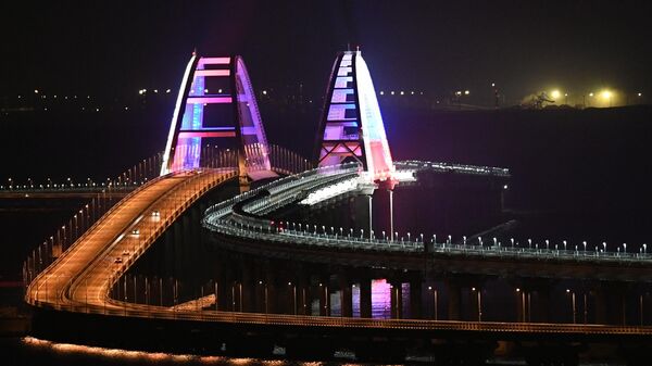 Движение по Крымскому мосту возобновили