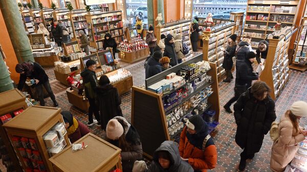 Новая книга Виктора Пелевина будет стоить около 1,1 тысячи рублей