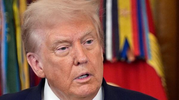 Трамп пригрозил направить миграционную полицию в американские аэропорты