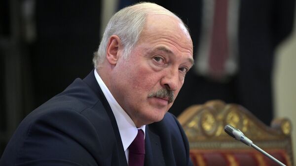 СМИ рассказали о телефонном разговоре Лукашенко и Макрона