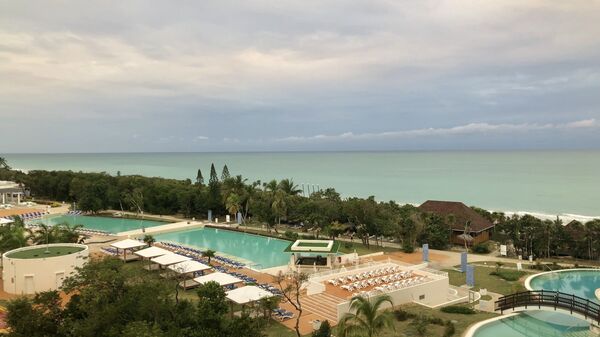 Переселение туристов на Кубе носит временный характер, заявили в РСТ