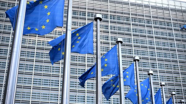 Еврокомиссар спрогнозировал рост госдолга ЕС в 2027 году