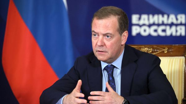 Баб-эль-Мандеб может запереть все перевозки нефти, заявил Медведев