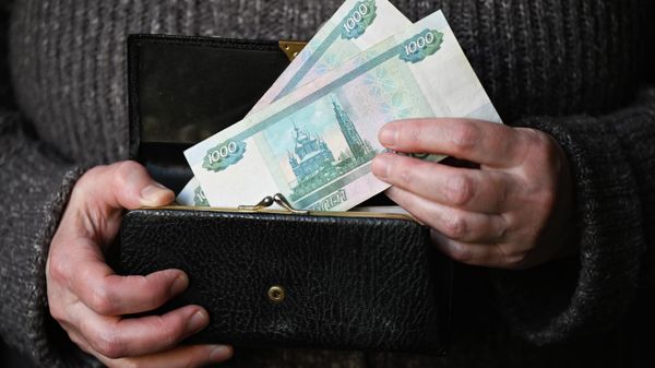 У кого банк спросит, откуда деньги: пять триггеров