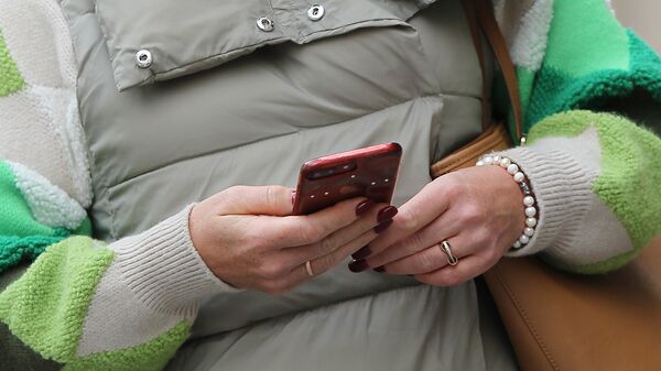 Опрос: треть россиян ищут работу в обеденное время