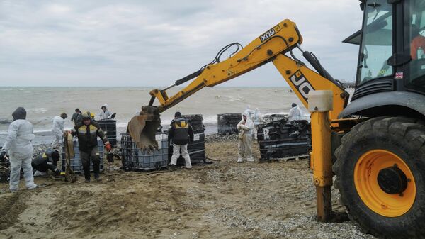 В Туапсе собрали более трех тысяч кубометров загрязненного грунта
