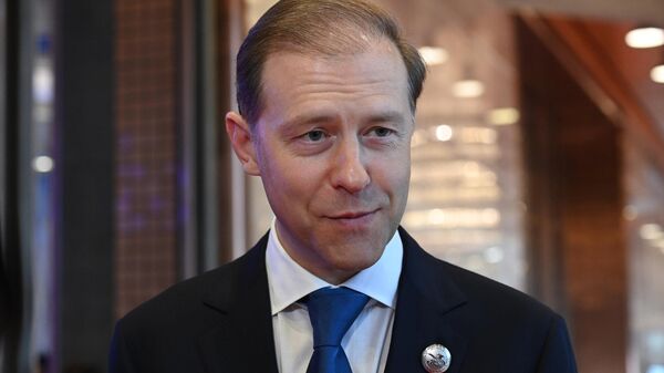 Мантуров призвал повышать уровень автоматизации торговли