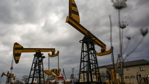 Владимир Путин поручил активнее развивать производство нефтепродуктов