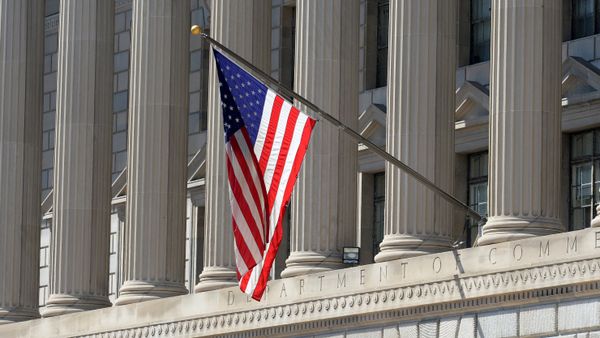 США отзывают лицензию на операции с иранской нефтью