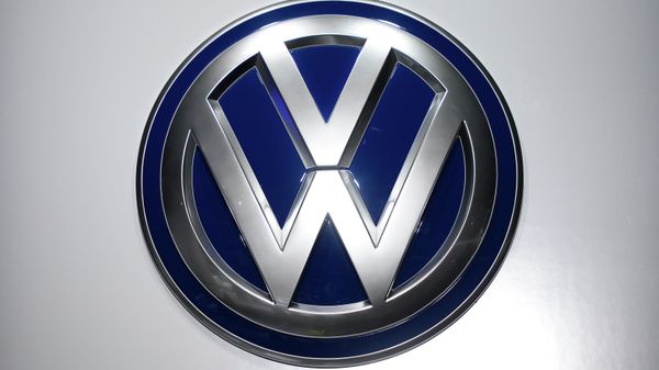Volkswagen сократит до 100 тысяч рабочих мест по всему миру, пишут СМИ