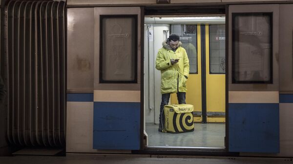 Курьерам запретят хранить личные вещи в сумке для доставки