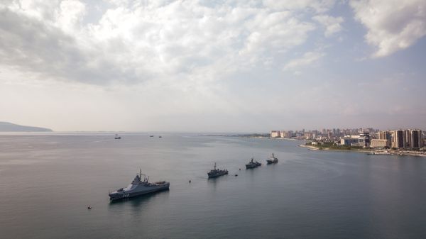 В Черном море беспилотники атаковали шедший из России сухогруз, пишут СМИ