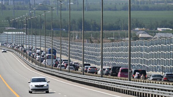 Движение автотранспорта по Крымскому мосту восстановлено