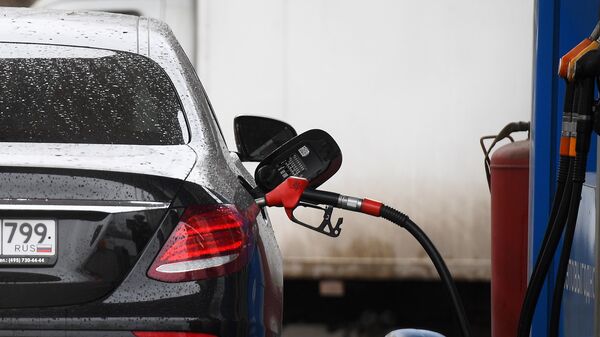 Венгрия ограничивает цену на бензин и дизель