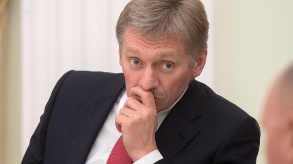 Песков оставил без комментария вопрос о соглашении "Лукойла" с Carlyle