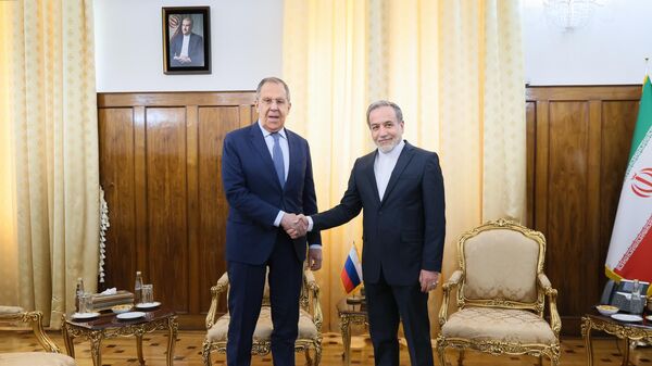 Лавров и Аракчи обсудили пропуск российских судов через Ормузский пролив