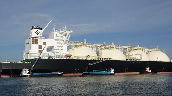 Поврежденный у берегов Ливии российский газовоз отбуксируют в порт