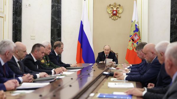 Мощности крупнейших НПЗ в России используются на максимуме, заявил Путин